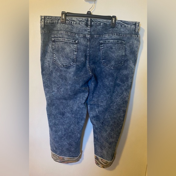 Bleach splash with cuffed camo boyfriend jeans - Picture 4 of 4